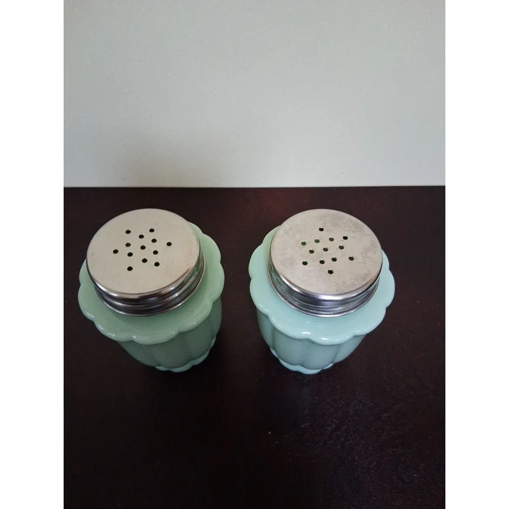 Pioneer Woman Jade Salt And Pepper Shakers - Picture 2 of 3